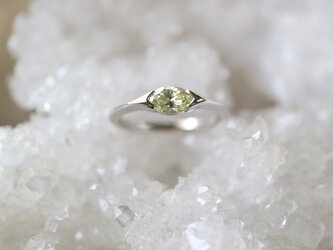 マーキスダイヤモンド指輪の画像