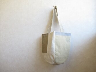 くったりバケツトート　鳥さん、パッチワーク、ベージュ　１の画像
