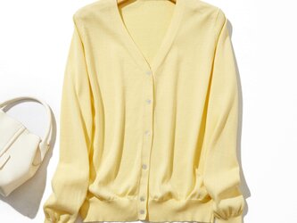 ココだけの自信作　年中愛用！コットン100％　長袖Vネックカーデ　ニットシリーズ　明るく淡い黄色220902-06の画像