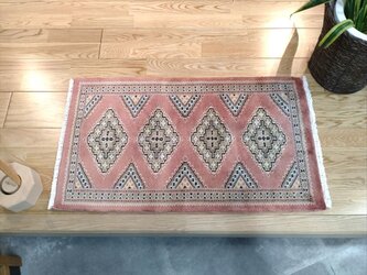 パキスタン絨毯　玄関マット　ピンク　74x44cm　手織り絨毯の画像