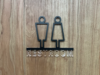 (送料無料)ルームサイン RESTROOM ドア用 3Dアイコン クリア文字の画像