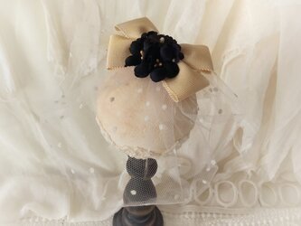 ドール用ベール付き染め花のヘッドドレス（L・ベージュ&ブラック)の画像