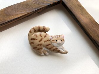 猫さん『のびーっ』ブローチ　（茶トラ）cat broochの画像
