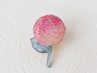 ダリアのブローチの画像