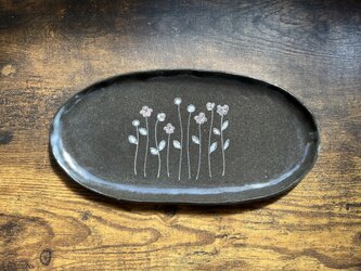 NO.72オーバル皿（花柄）黒の画像