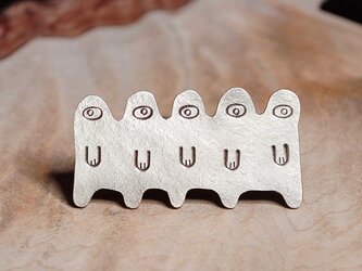 ヒトモド5 真鍮ブローチの画像