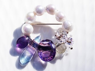 天然石と真珠のリースブローチ　～Noelの画像