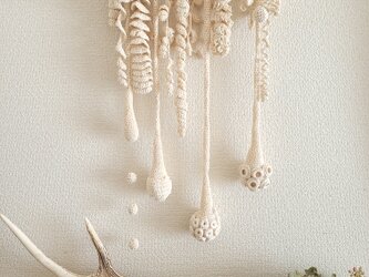 138.手編みの壁掛けオブジェ〈Sprout〉Mの画像