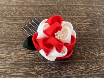 二色小椿のコーム✳︎桐箱入【つまみ細工/正絹】Small camellia hair ornamentの画像