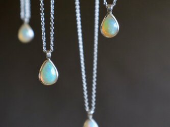 オパールのしずく シルバーネックレス　フォーマル　プレゼント　ギフトラッピング　