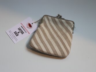 蓮糸とシルクの布で作った財布（がま口タイプ）小物入れの画像