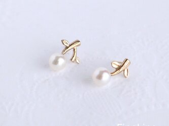 小枝のピアス あこやパールとK10YG（K18、シルバー等への変更承ります）の画像