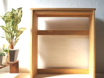 便利なシェルフ テーブル 観葉植物 飾り台 ゴミ箱置き 有効活用棚の画像