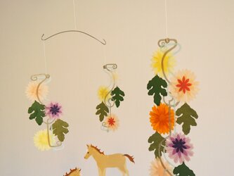 モビール＊菊と馬の画像