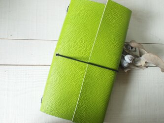 本革　A5変形ライムグリーンで手帳カバーの画像