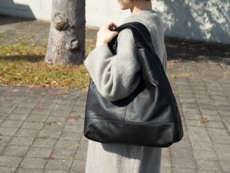 柔らかな本革　トートバッグ　軽量　シュリンクレザー　ブラック　牛革　黒【送料無料】as-09csの画像