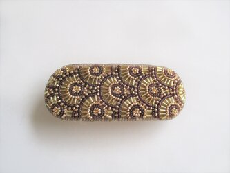 特小＆竹ビーズの丸模様刺繍バレッタ（ｺﾞｰﾙﾄﾞ×ﾜｲﾝﾚｯﾄﾞ）の画像