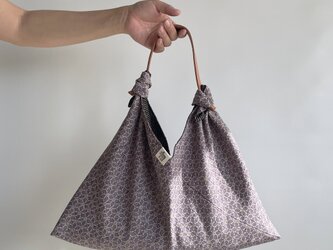 【1点もの】あずま袋 リバーシブルウール着物地 薄紫亀甲に花と絹の道行の解き 黒にピンクの掠れ縞 （ヴィンテージ） AZ208の画像