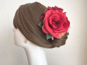赤い薔薇とシルバーベリーのヘアクリップ　赤　バラ　髪飾り　紫陽花　ダンス　フラメンコの画像