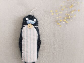 棒針編みのあみぐるみ（ぺんぎん）の画像