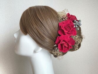 赤い薔薇とゴールドのカスミソウのヘッドドレス　ウェディング　ブライダル　結婚式　赤　薔薇　バラ　髪飾りの画像