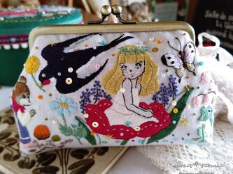 手刺繍がま口ポーチ★おやゆび姫の画像