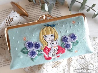 刺繍がま口ポーチ★メガネケース『乙女と子猫』の画像