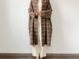 en-enガウンコート・赤茶系チェックの画像