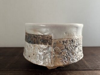 焼締&泥彩&灰志野紋黄土「纏」下駄履き高台茶碗　(四寸　12㎝　深鉢)No.5の画像
