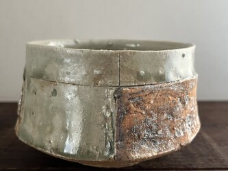 泥彩&灰釉&灰志野紋白土「纏」茶碗　(四寸　12㎝　深鉢)No.3の画像