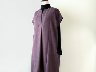 着物リメイク　正絹のチュニック　紫に花縞の画像