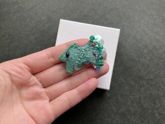 "おさかなブローチ" yawarakana greenの画像