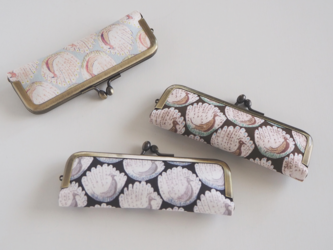 ■リバティプリントのがま口印鑑ケース 【Lサイズ】 / ピーコックス■ hanko case (lbt-pc)の画像