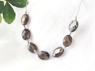 Black Shine Short Necklace（モスコバイト）の画像