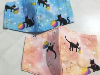 【猫柄】星座と黒猫ちゃんの立体マスク　ブルーはガーゼ　ピンクは綿生地　金ラメ　 手作りマスク　の画像