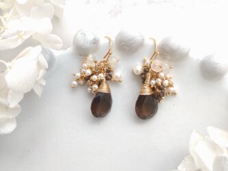 スモーキークォーツとオパール.シャラシャラ淡水パールのピアス/イヤリングの画像