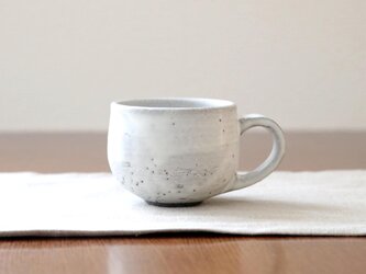 黒御影土と白マット釉のころんと丸いマグカップ ＊ smallの画像