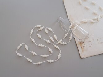 long necklace silk 白珊瑚の画像