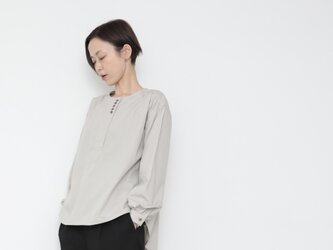 Sanada blouse / sky greyの画像