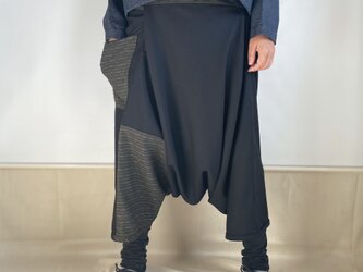 【1点もの】さんかくパンツ 総手縫い -ウール絣着物地黒に細い線 & ウールツイル生地 黒（ヴィンテージ） TRP268の画像