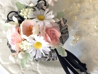 春を呼ぶコサージュ    （造花、結婚式、入学式、卒業式、バックチャーム、母の日、敬老の日）の画像