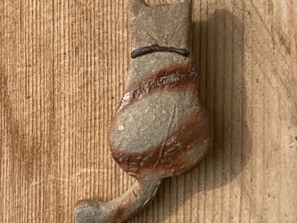 猫ブローチ 後ろ姿　C32の画像