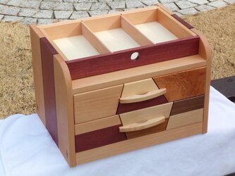 銘木で作った隠し個所付2段＋1段の引き出しの画像