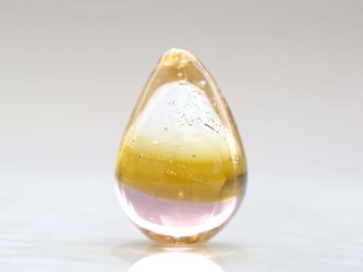 ガラスの雫の小さなオブジェ 「金色の夕焼け 輝く桜花」の画像