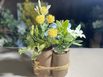 お世話いらず！~ミモザとワックスフラワー~春のミニグリーン #032 卓上 天然端材 インテリアグリーン 枯れない 最短当日発送の画像