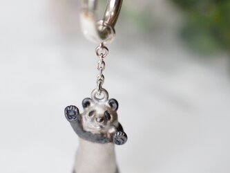 立ちパンダピアス（フープタイプ） 片耳の画像