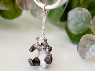 カンフーするパンダピアス（フープタイプ） 片耳の画像