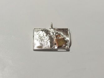 南京錠のペンダントトップの画像