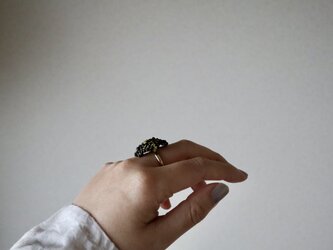 フランスアンティークビーズのリング レース編み Blackの画像
