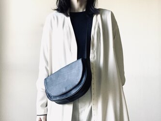 [新作]半月型ショルダーバッグの画像